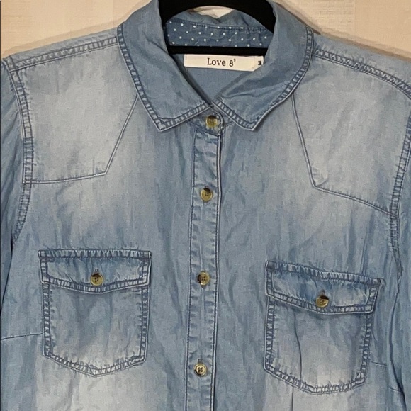 ⭐️RARE FIND⭐️LOVE 8 Hi-Low Denim Shirt - Picture 8 of 15